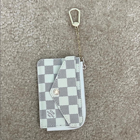Louis Vuitton Gray and White Checkered Pouch - Picture 1 of 2